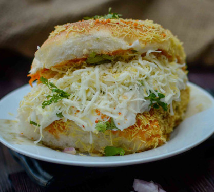 Jumbo Vada Paav