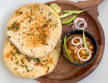 Aloo Cheese Kulcha With Chhole(200Ml)