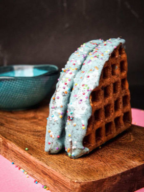 Cookies And Cream Exotic Pocket Waffle [60% Off At Checkout