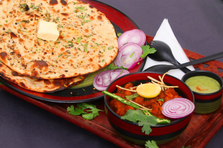 Amritsari Kulcha (2 Channa