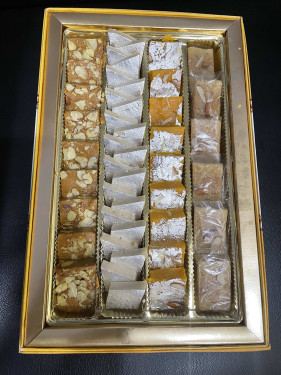 Sweets Box 1Kg (Kaju Barfi,Milk Cake,Dal Barfi,Channa Barfi)