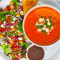 Tomaten-Basilikum-Suppe Mit Griechischem Salat