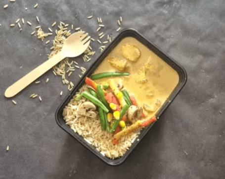 Brown Rice, Grilled Paneer And Sauteed Veggies In Dnd's Thai Curry
