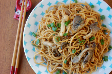 Mushroom Chowmein (450Gms)