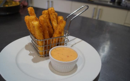 Crispy Paneer Fries (8 Pcs)