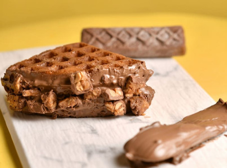 Snickers Classic Base Waffle Sandwich