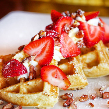 Strawberry Cream Caramel Waffle {Half}