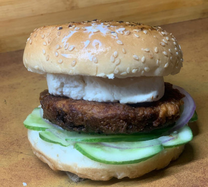 Crispy Veg With Paneer Burger