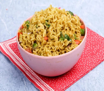 Indischer Tadka Atta Maggi