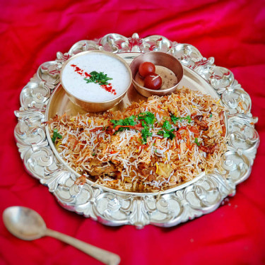 Zaikedar Chicken Dum Briyani Serves 2]