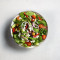 Mediterraner Salat Mit Gegrilltem Hähnchen