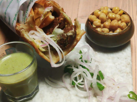 Channa Tikki Roll