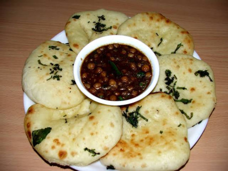 Chole With Kulche Or Rice