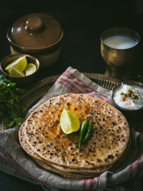 Paneer Paratha (2 Pcs) Curd Achar