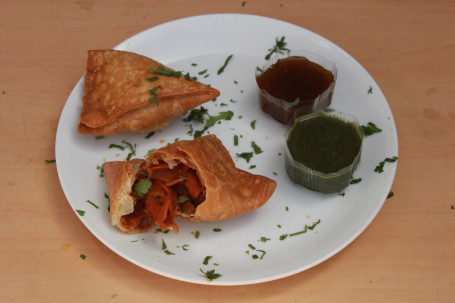 Red Pasta Samosa