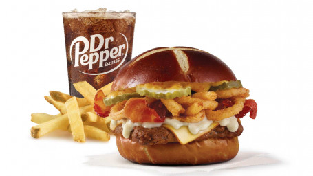 Brezel-Speck-Pub-Cheeseburger-Kombination