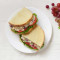 Napa-Almond-Hähnchensalat-Sandwich