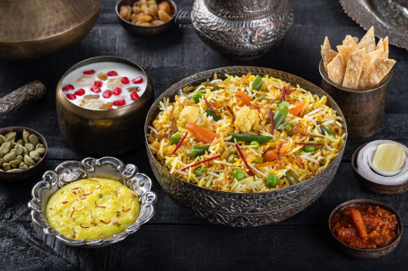 Paneer Dum Biryani [5Kg Pack] With Raita [1000Ml] And Gulab Jamun [20 Pcs]