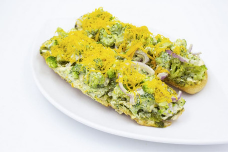 Basil Pesto Malai Broccoli French Bread Pizza