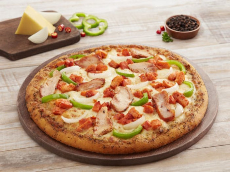 Spicy Chicken Capsicum Pizza