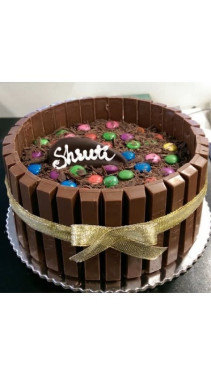 Kitkat Cake (2 Pound)