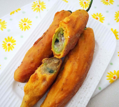 Mirchi Bada(2 Pcs)