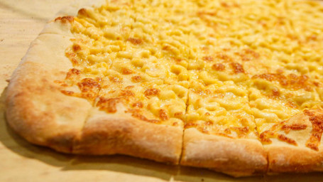 Party-Mac-Cheese-Pizza