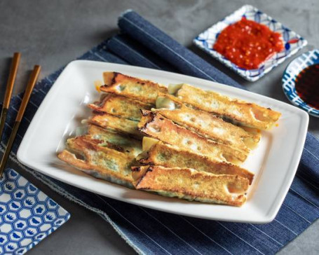 韭菜鍋貼 Panfried Chive Dumplings