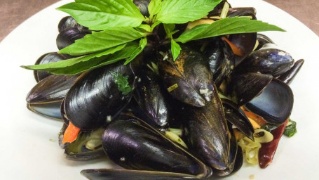 Pansteamed Mussels