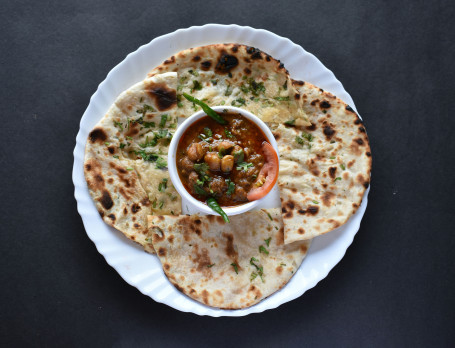 Chola With 2 Pc Kulcha Raita