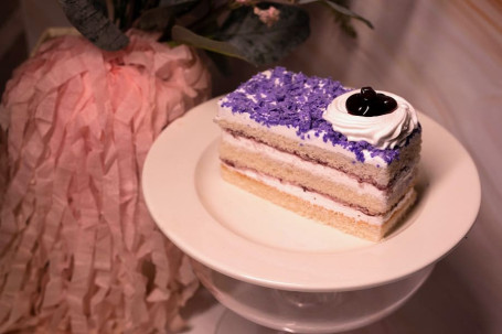 Blueberry Cream Pastry