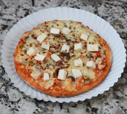 10 Paneer Vegorama Pizza