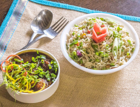 Paneer Manchurian(6 Pcs) With Noodles Fried Rice