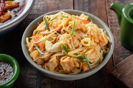 Hakka Noodles Chicken [Serves 1-2] [No Msg]