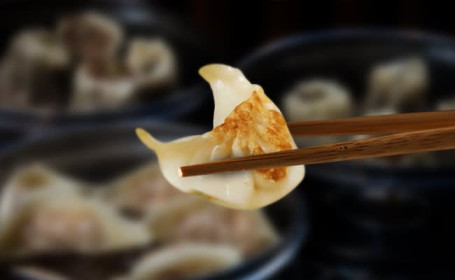 Buttered Chicken Chesse Gyoza Momos (6 Pcs)