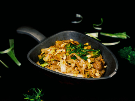 Pad Thai Noodles (Must Try)