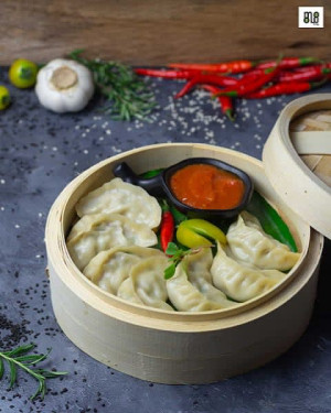 Masala Soya Chaap And Paneer Momos