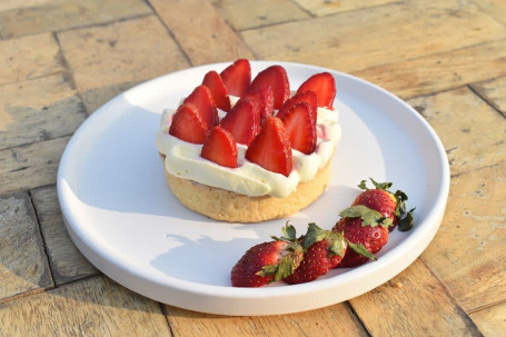 Triple Strawberry Cheesecake Tart