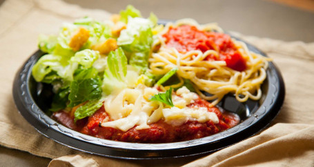 Spaghetti Mit Hühnchen-Parmesan