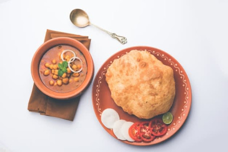 2 Bhatura With Chole