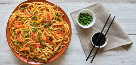 Chicken Hakka Noodles (Serves 1 To 2)