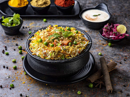 Veg Punjabi Matka Biryani