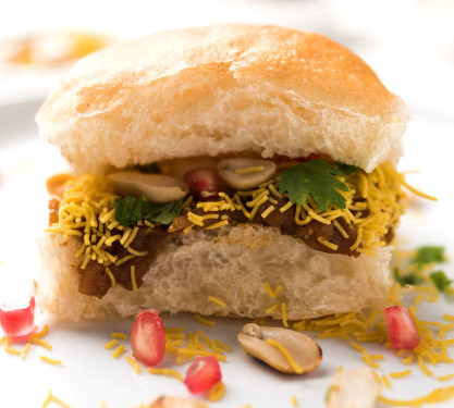 Butter Sev Onion Dabeli