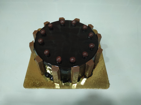 Kitkat Delight Cake