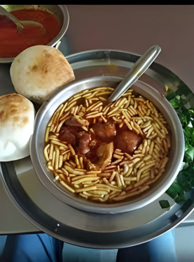 Bhajiya Sev Usal