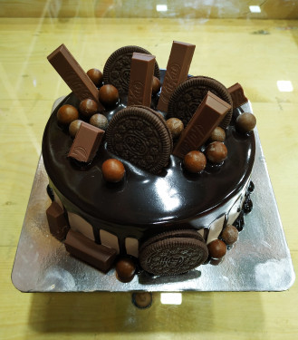 Eggless Chocolate Loaded Cake