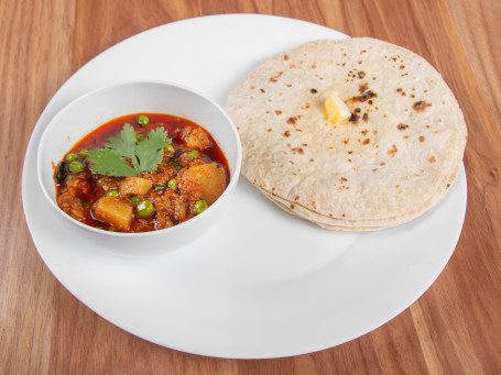 Aloo Mattar Butter Roti (5 Pcs) Salad Pickle