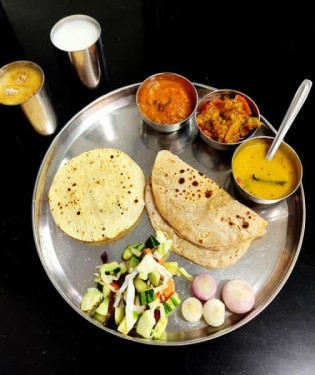 Gujrati Classic Thali