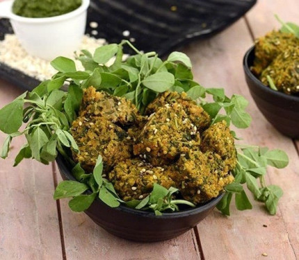 Gujarati Methi Muthia