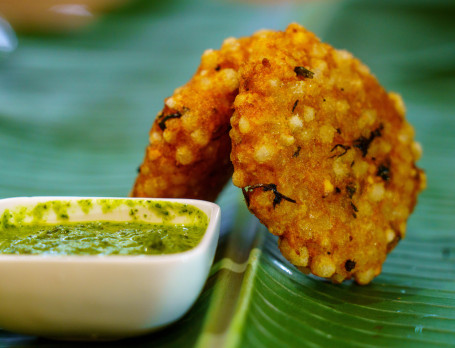 1 Plate Sabudana Vada (2 Pcs)